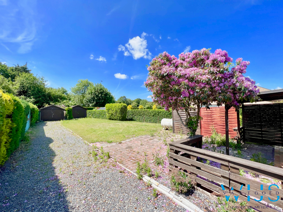 Te renoveren woonhuis / bouwgrond te Lovendegem ! 