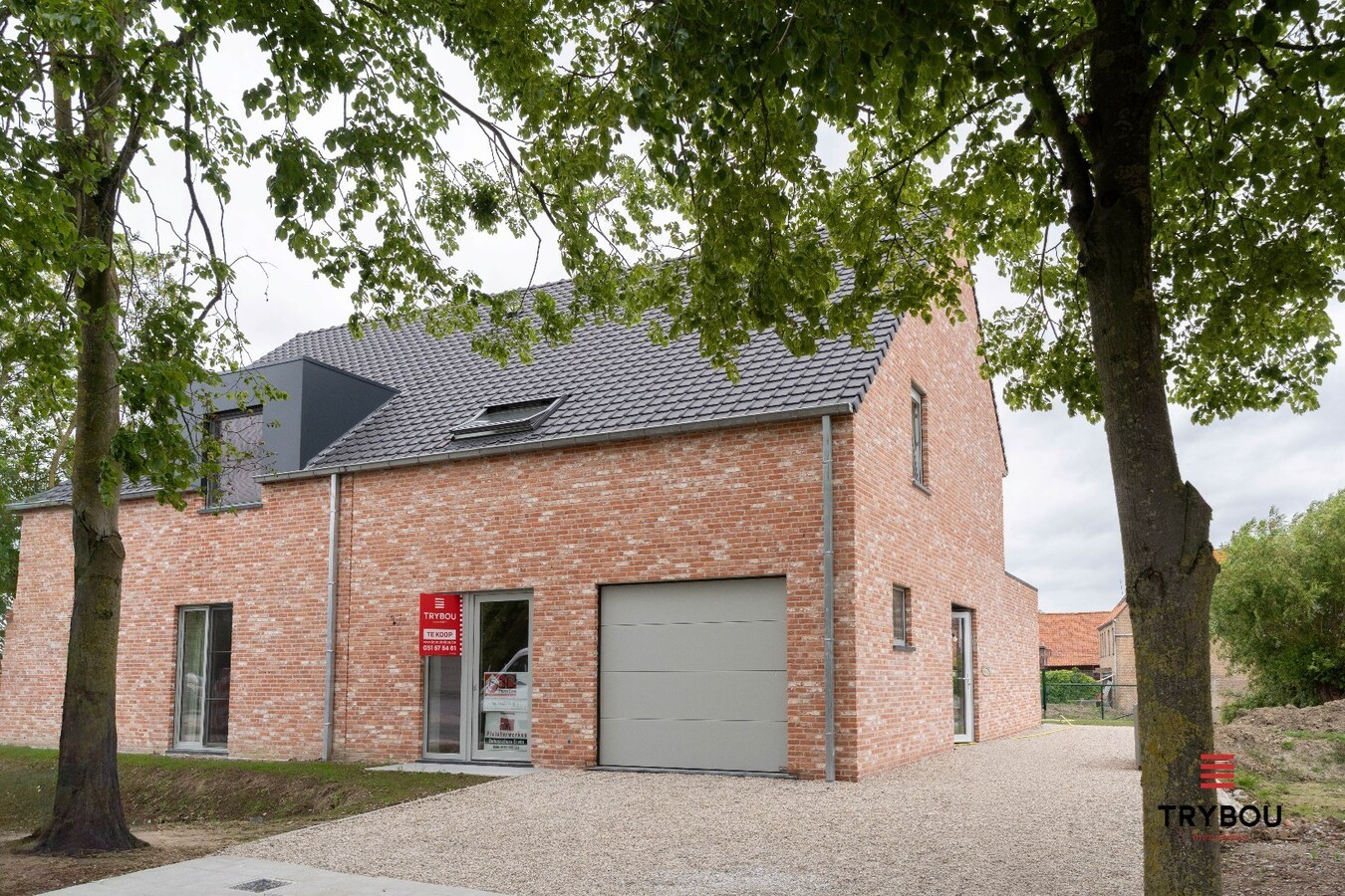 Energiezuinige nieuwbouwwoning met 3 slaapkamers, ruime zolder, garage en zonnig terras 