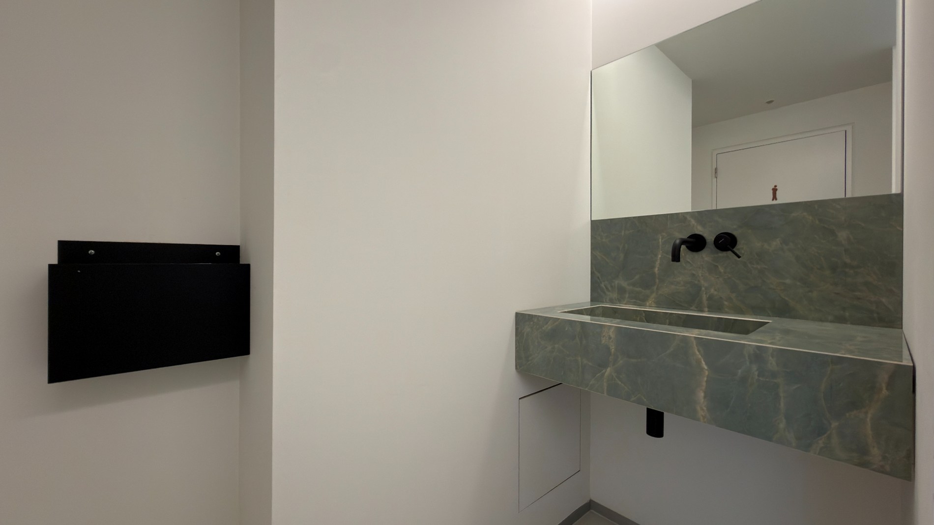 Strak ingerichte kantoorduplex te huur langs Singel in Antwerpen