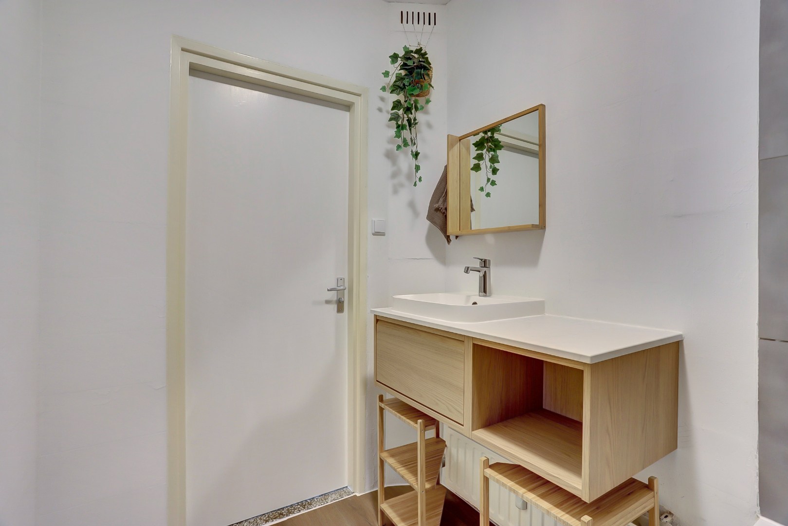 Comfortabel wonen in dit 3-kamer hoek appartement met een heerlijk balkon op het zonnige westen! 