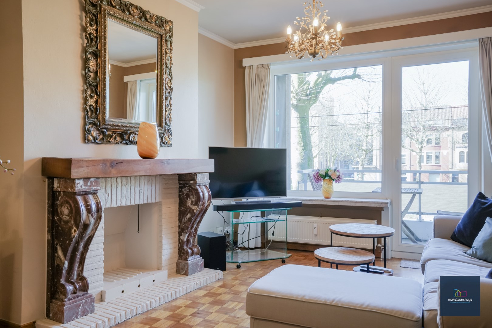 Stijlvol 1 slaapkamer appartement met 2 terrassen, kelder en garagebox 