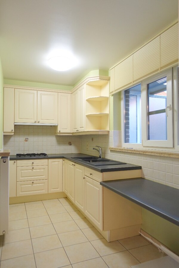 Ruim appartement met garagebox 