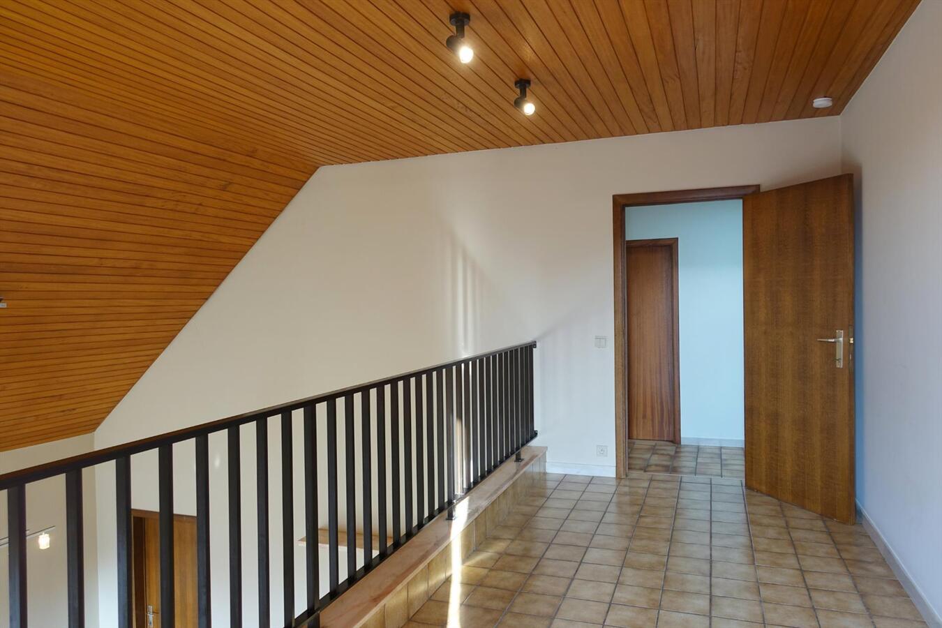 Rustig gelegen villa met garage 