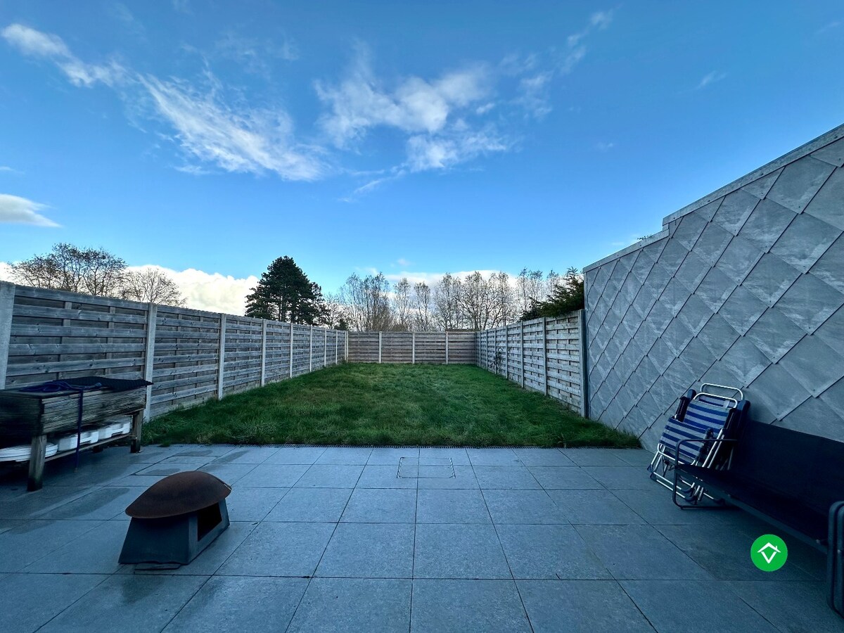 Recente nieuwbouwwoning met drie slaapkamers en garage te Eernegem 