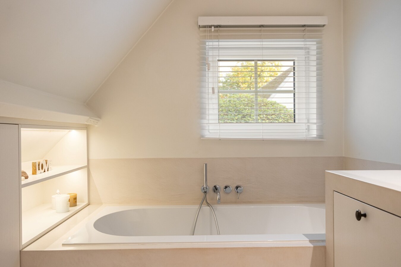 Prachtige villa met sublieme tuin op toplocatie in Schoten 