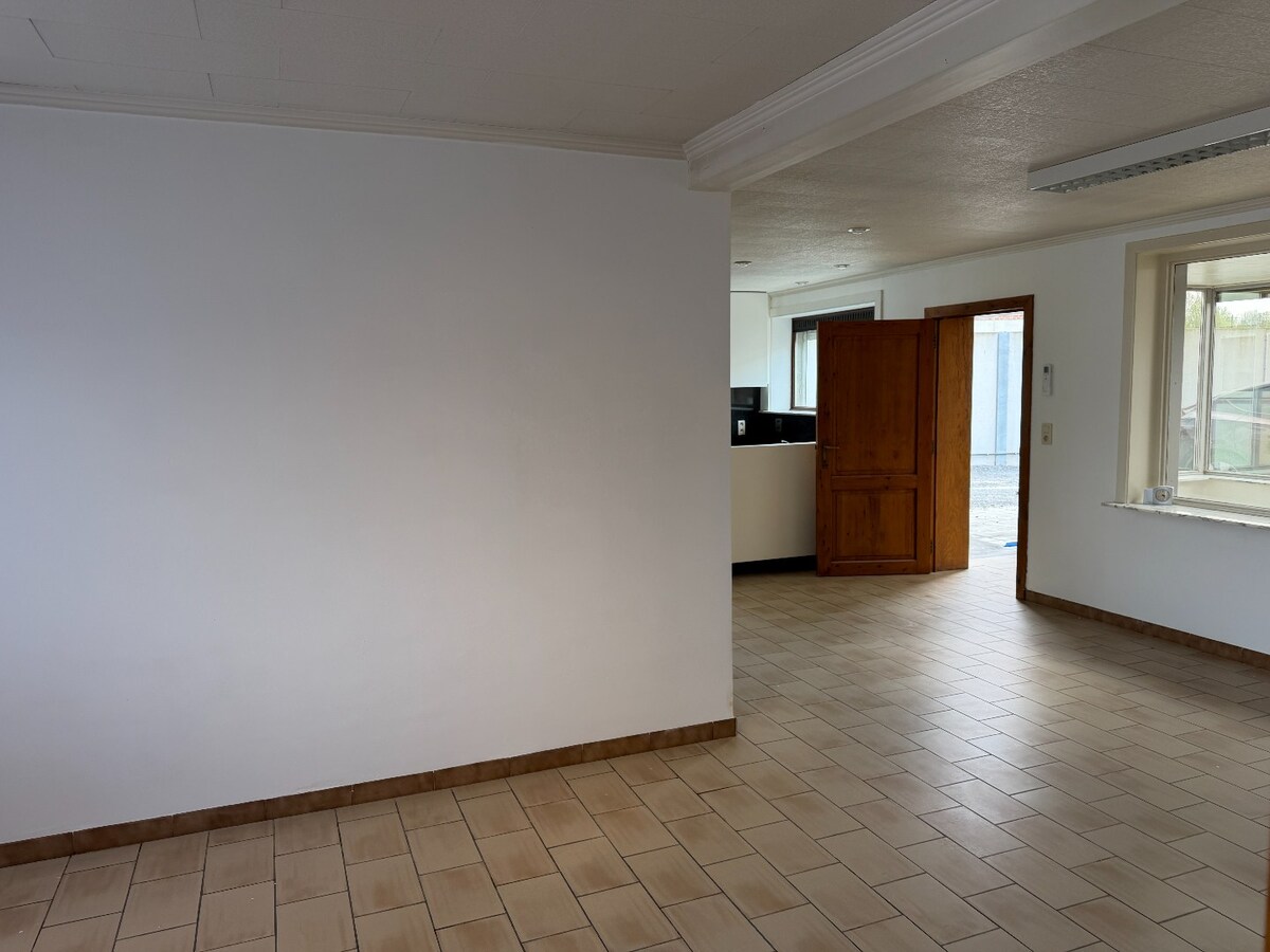 Woning met 3 slaapkamers en garage 