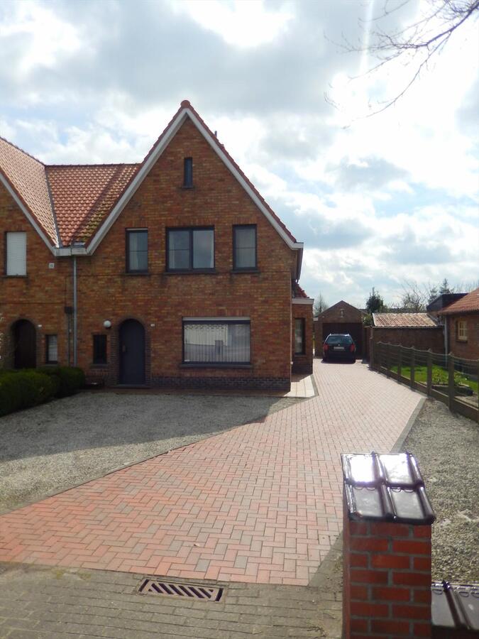 Ruime woning met zuidgerichte tuin 