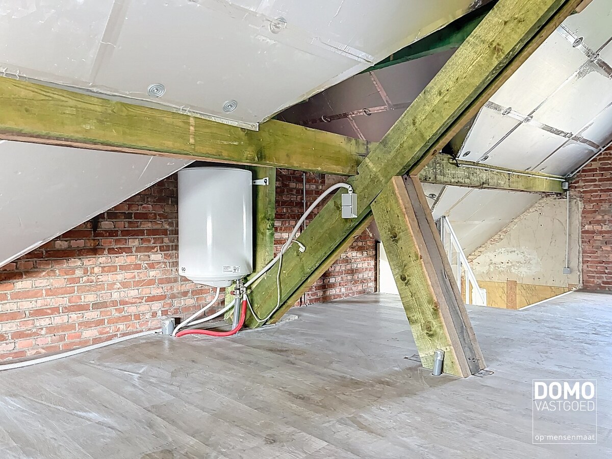 GERENOVEERDE HALF OPEN BEBOUWING MET GARAGE TE MELDERT (LUMMEN) 