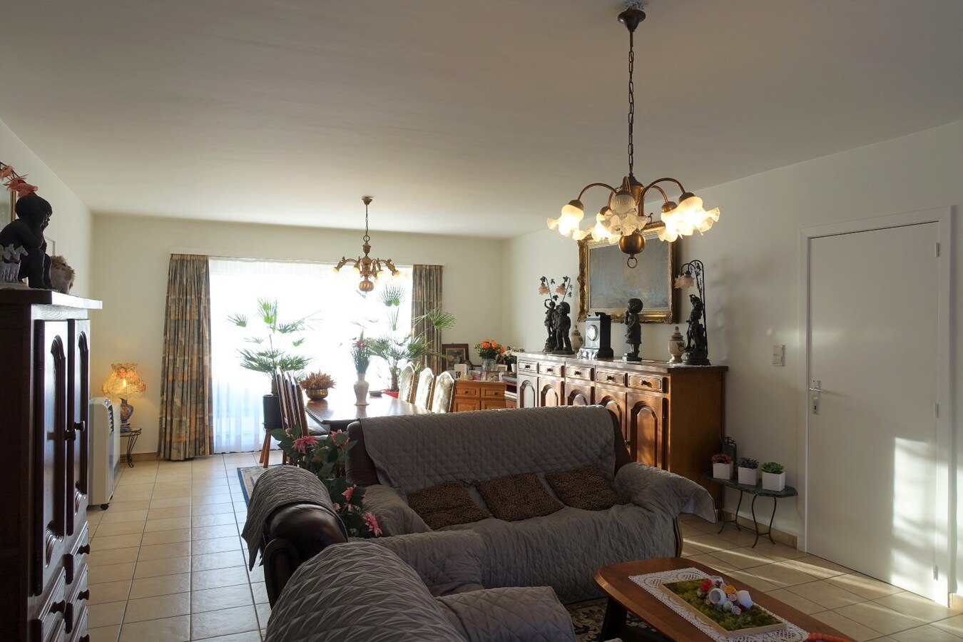 Instapklaar appartement met garagebox 