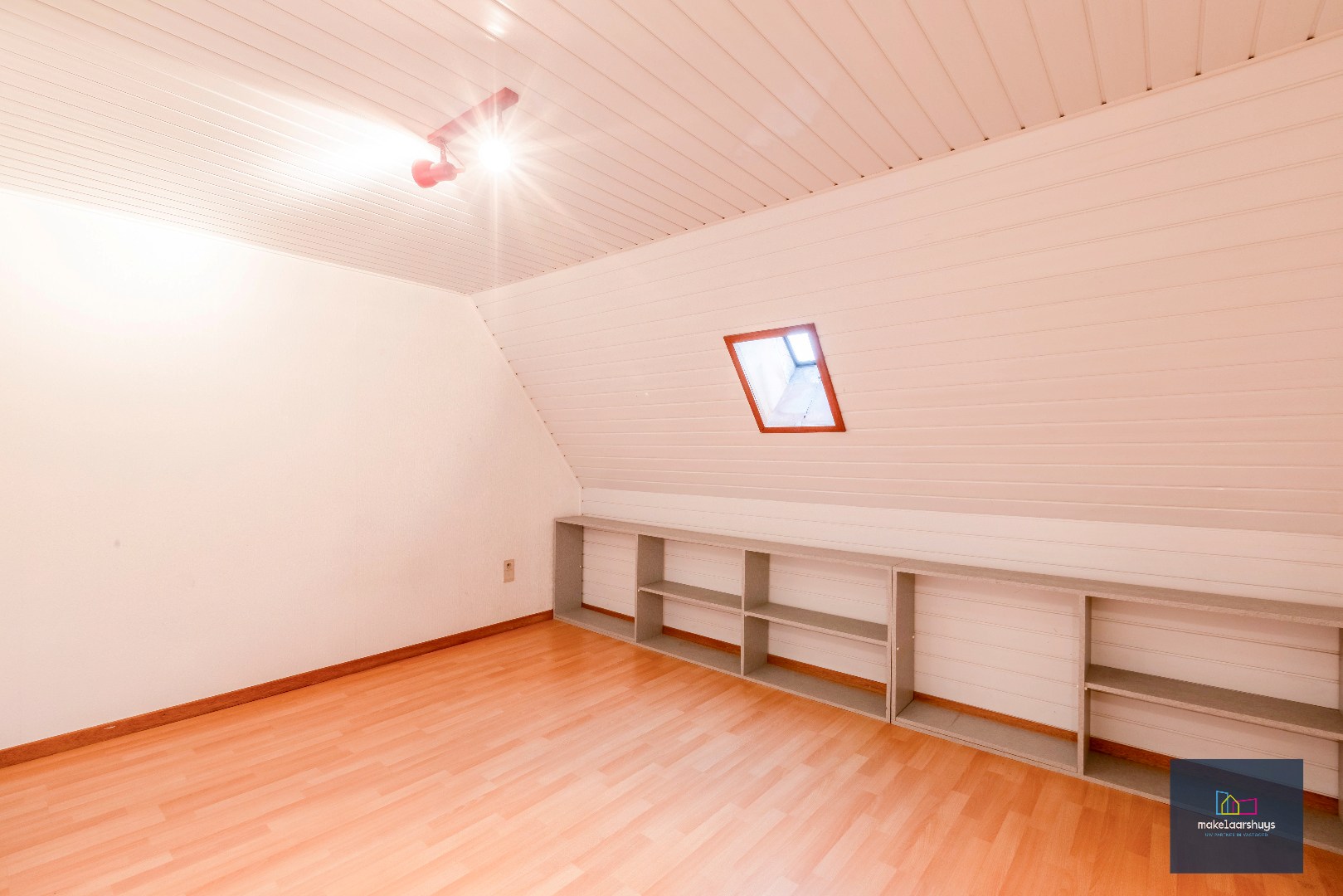 Ruime HOB met tuin, garage en 4 slaapkamers in Wondelgem 