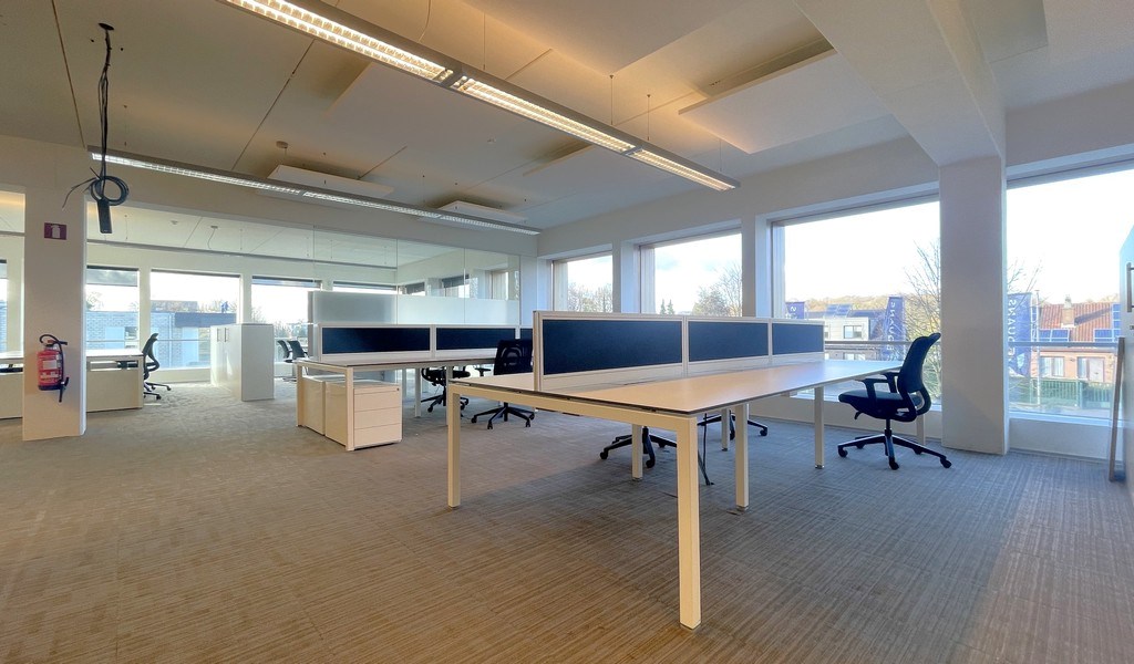 Volledig uitgeruste kantoren te huur langs E313 te Wommelgem