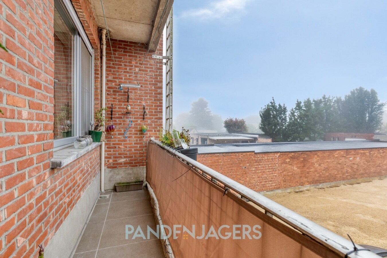 Volledig gerenoveerd appartement met garage te Duffel 