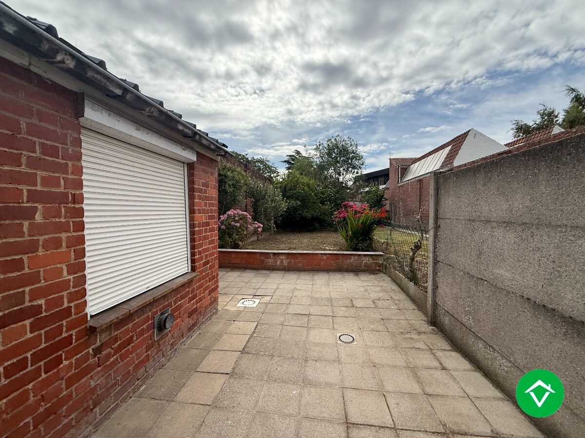 Gezellige rijwoning met 3 slaapkamers en tuin te centrum Roeselare 