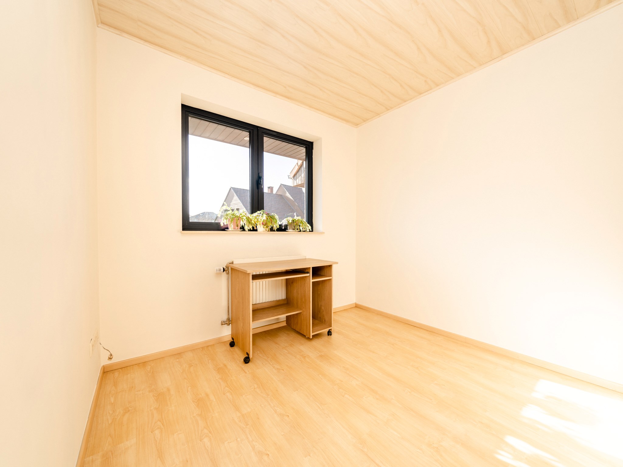 Energiezuinige, recente woning met 3 kamers, garage en tuin 