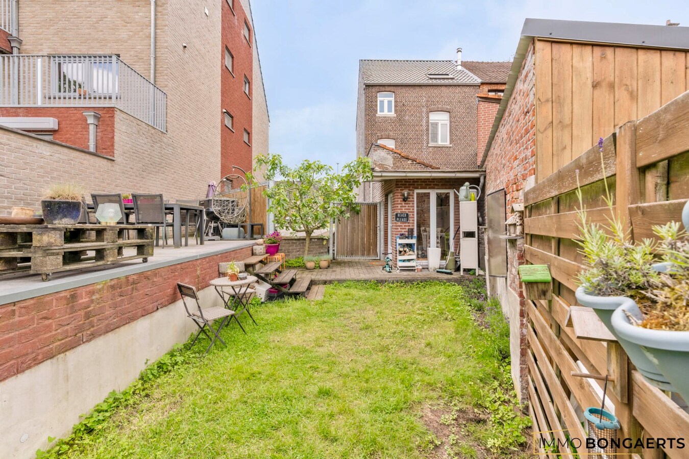 Karaktervolle woning met 4 slaapkamers, tuin en garage. 