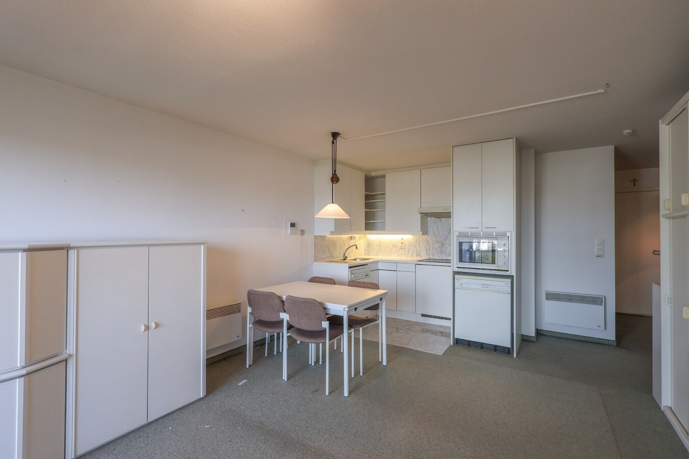 Studio ensoleillé avec vue sur les dunes à distance de marche de la mer à Oostduinkerke 