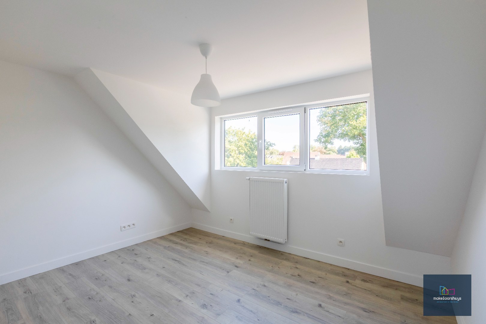 Instapklare energiezuinige woning met 3slpk tuin en staanplaats 