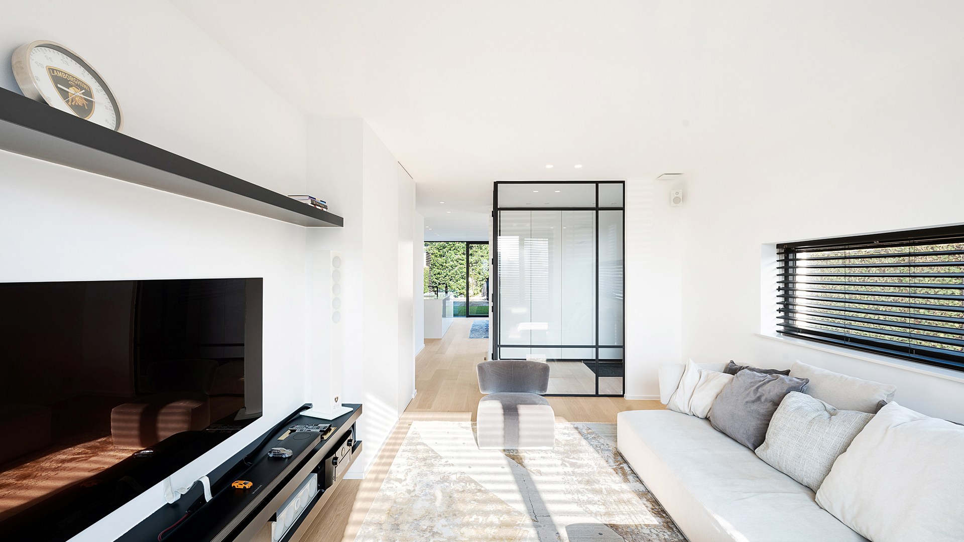 Centraal gelegen 3-gevelwoning in hedendaagse stijl – Bouwjaar 2014 