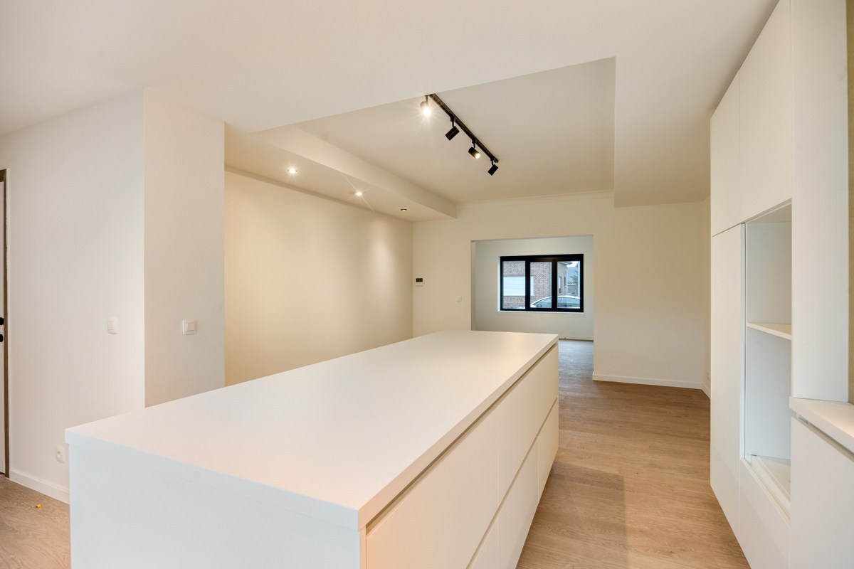 Volledig gerenoveerde halfopen bebouwing met 3 slaapkamers, tuin, terras en garage in Kumtich! – EPC 95 kWh/m² - bewoonbare opp. 153 m² 