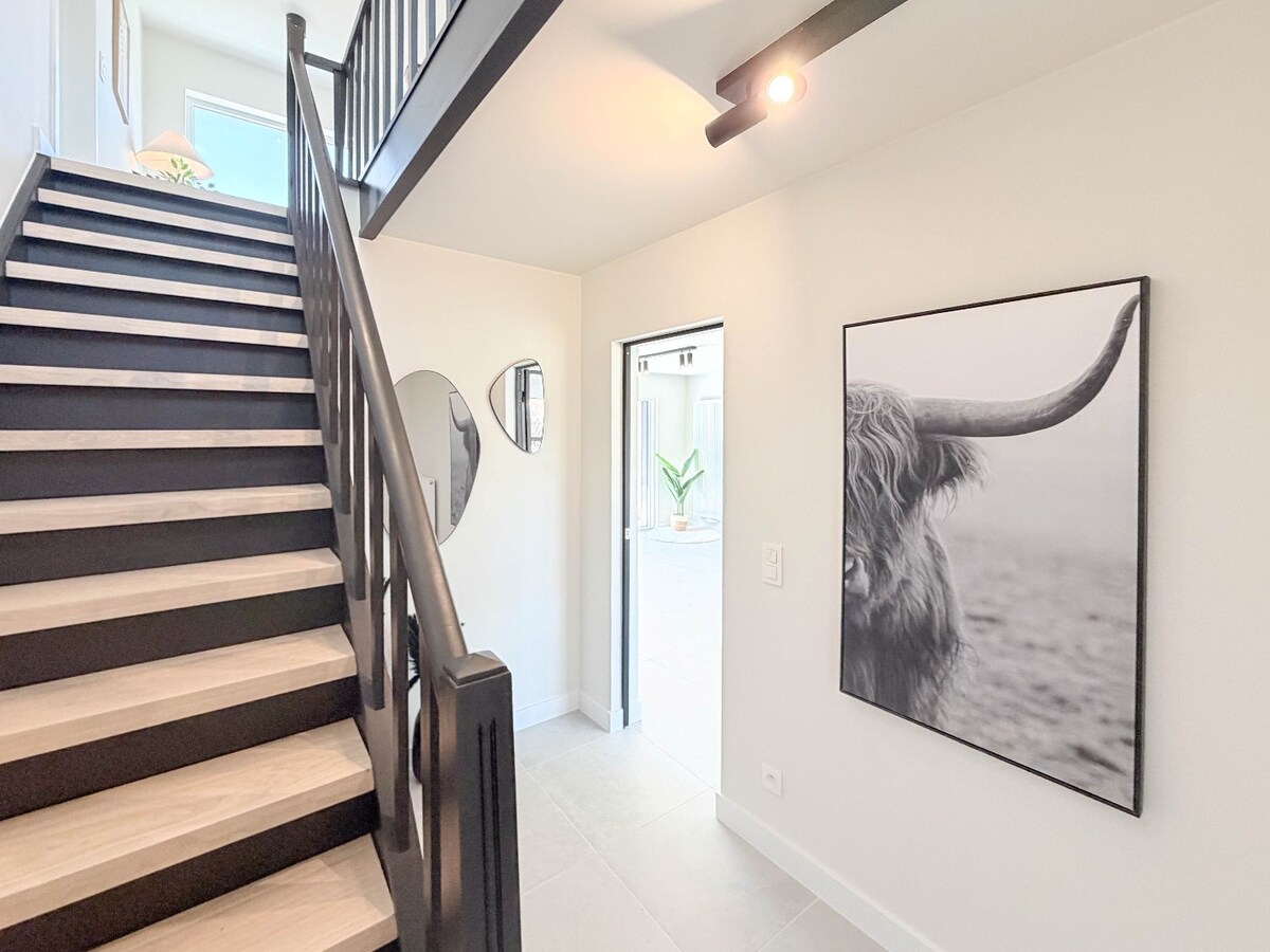 ABSOLUTE TOPPER !!!  Ontdek nu dit prachtige vernieuwde pand gelegen te Kortrijk/Heule ! *** NONO INSPIRED *** 