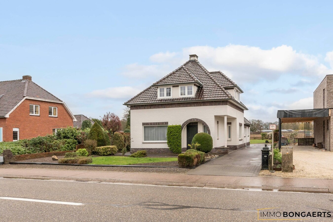 Ruime woning met tuin, garage en 3 slaapkamers in Oudsbergen . 