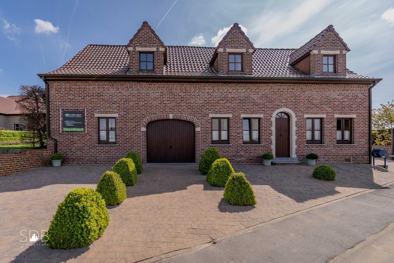 Eigentijdse woning met loods en weiland op 5.780 m². 