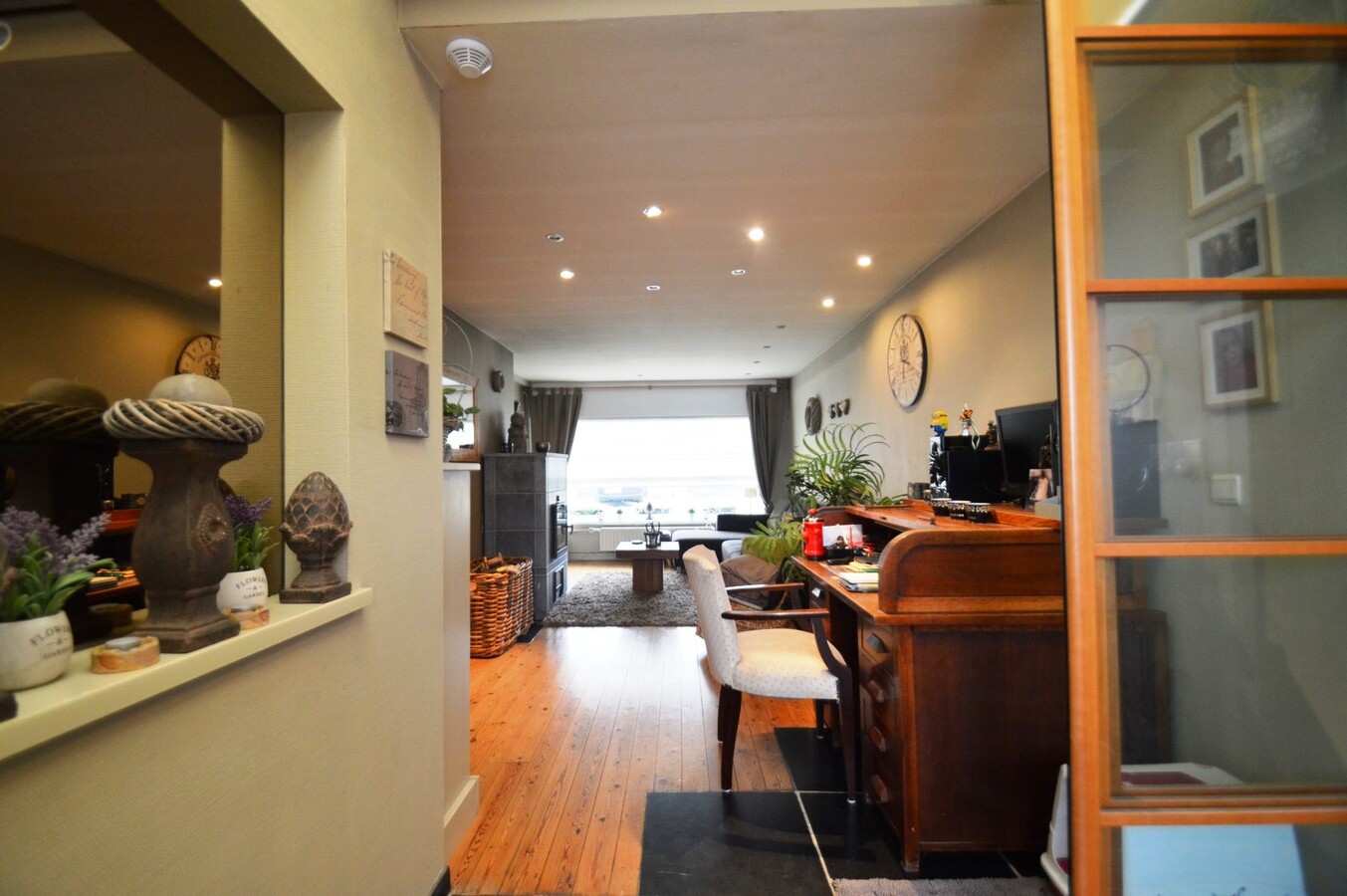 Mooie woning met hangar en ingericht appartement - Duinbergen 