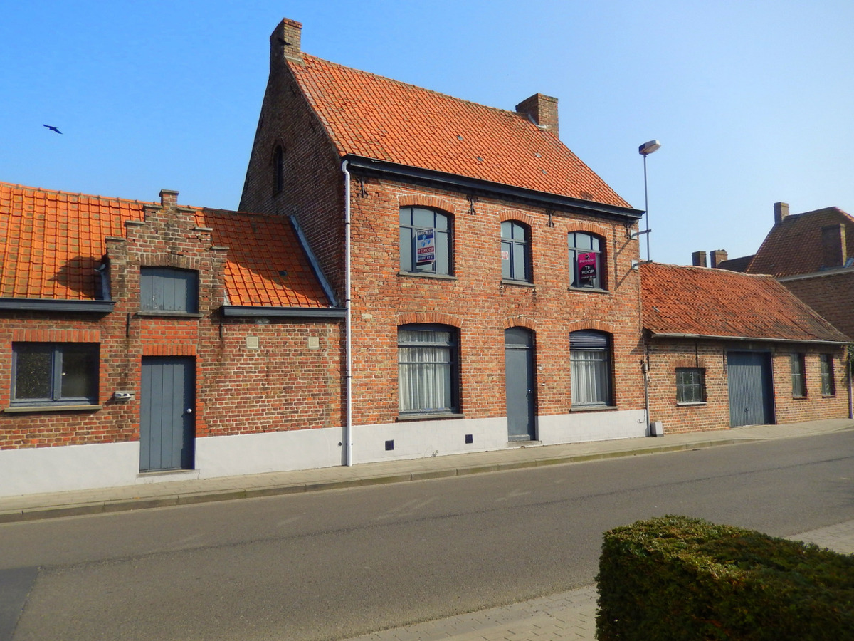 Te renoveren woning of beleggingsgrond 
