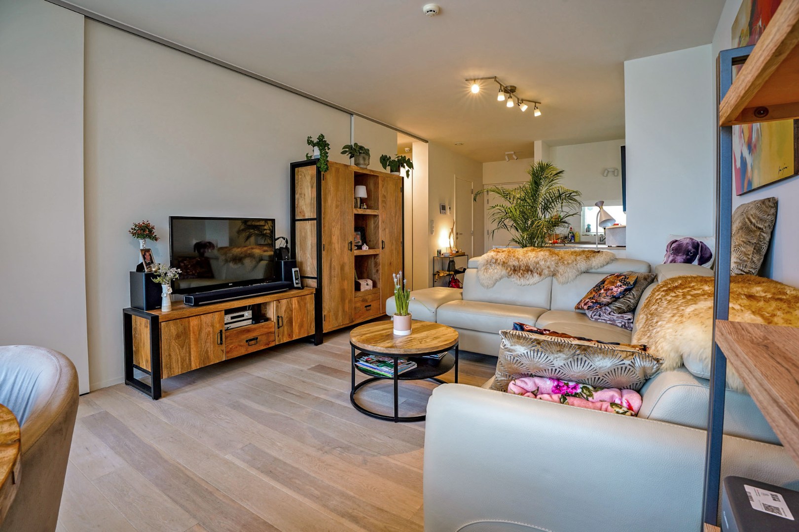 Prachtig 1-slaapkamerappartement met ruim terras (serviceflat) in Residentie Beukenhof, uniek wonen in de dorpskern van Oostduinkerke. 