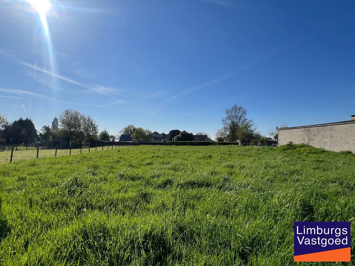 Grond in woongebied voor open bebouwing, 14a14ca, in Herderen 