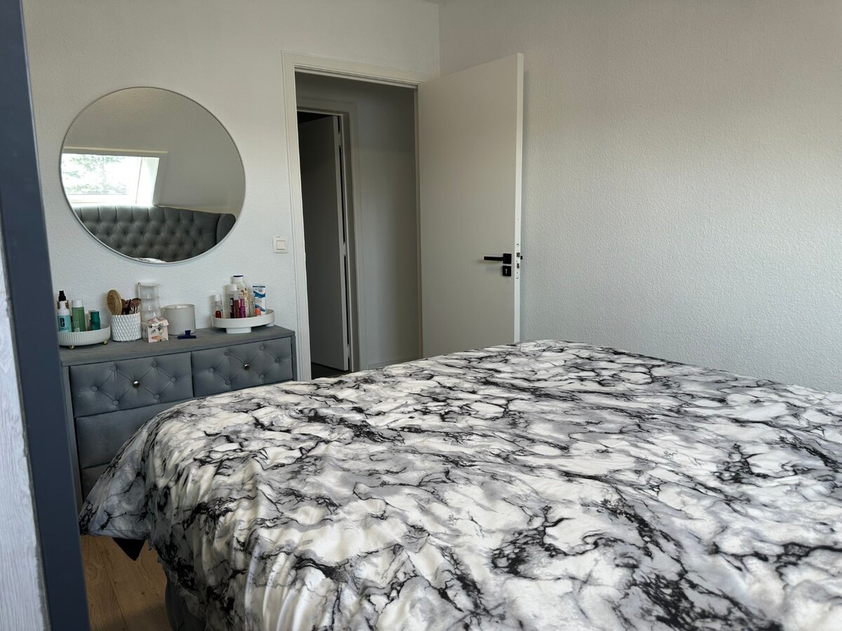 VERNIEUWD   appartement met 3 slaapkamers 