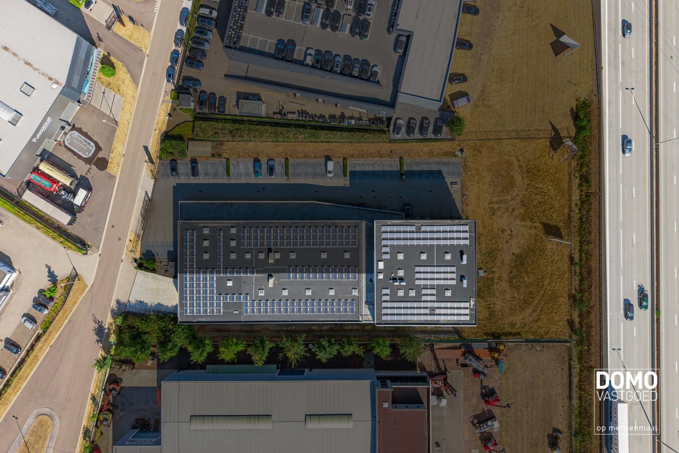 INNOVATIEVE RUIMTE MET LABO, LOGISTIEKE VOORZIENINGEN EN RESEARCH &amp; DEVELOPMENT IN EEN ECO-BEDRIJFSGEBOUW TE PAAL 