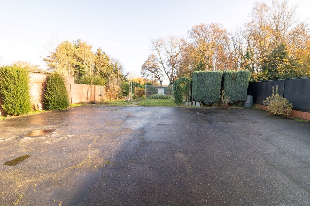 Ruime woning met veel mogelijkheden gelegen te Boekt 