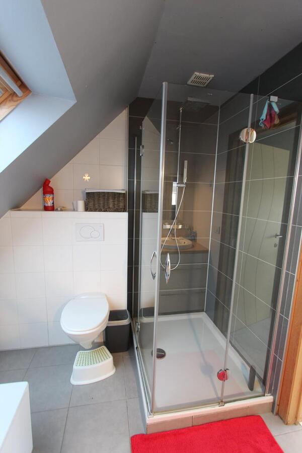 Alleenstaande woning met 5 slaapkamers te Koekelare 