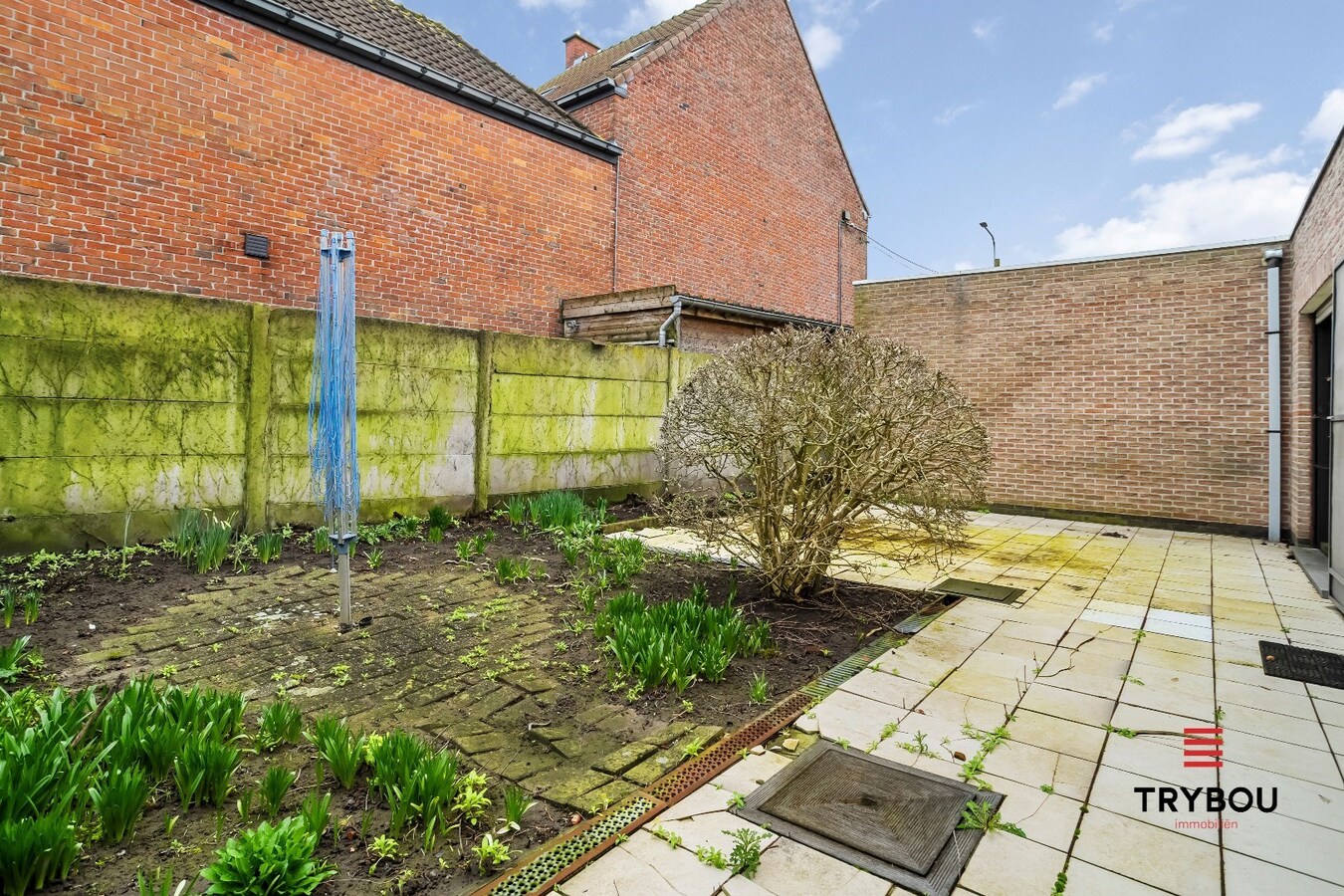 Ruime hoekwoning met 3 slaapkamers en garage te Poelkapelle 