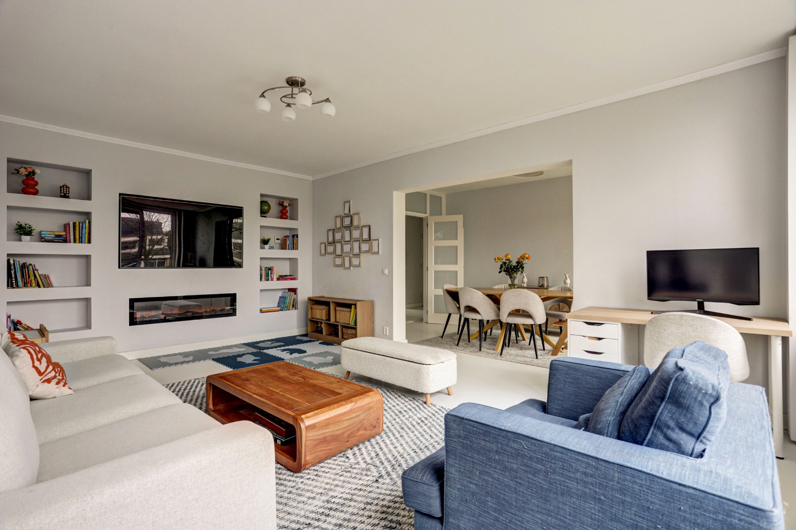 Instapklaar en verzorgd  3-(voorheen 4) kamer hoek- appartement op de tweede verdieping met 2 slaapkamers, 2 balkons, moderne keuken en is gelegen op eigen grond. 