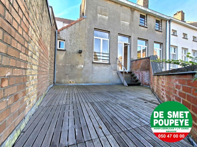 Ruim duplex appartement met tuintje 