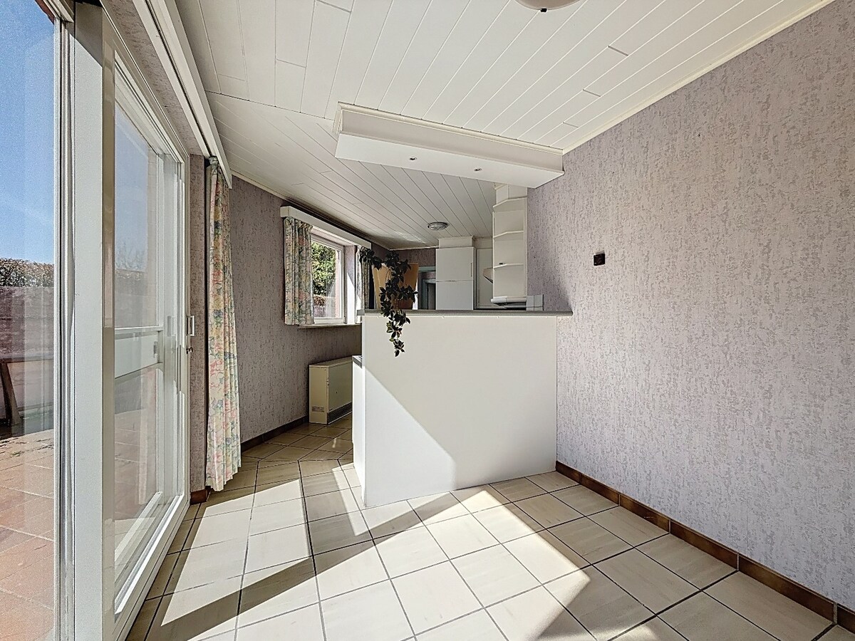 Te renoveren woning met garage en tuin nabij centrum Zottegem 