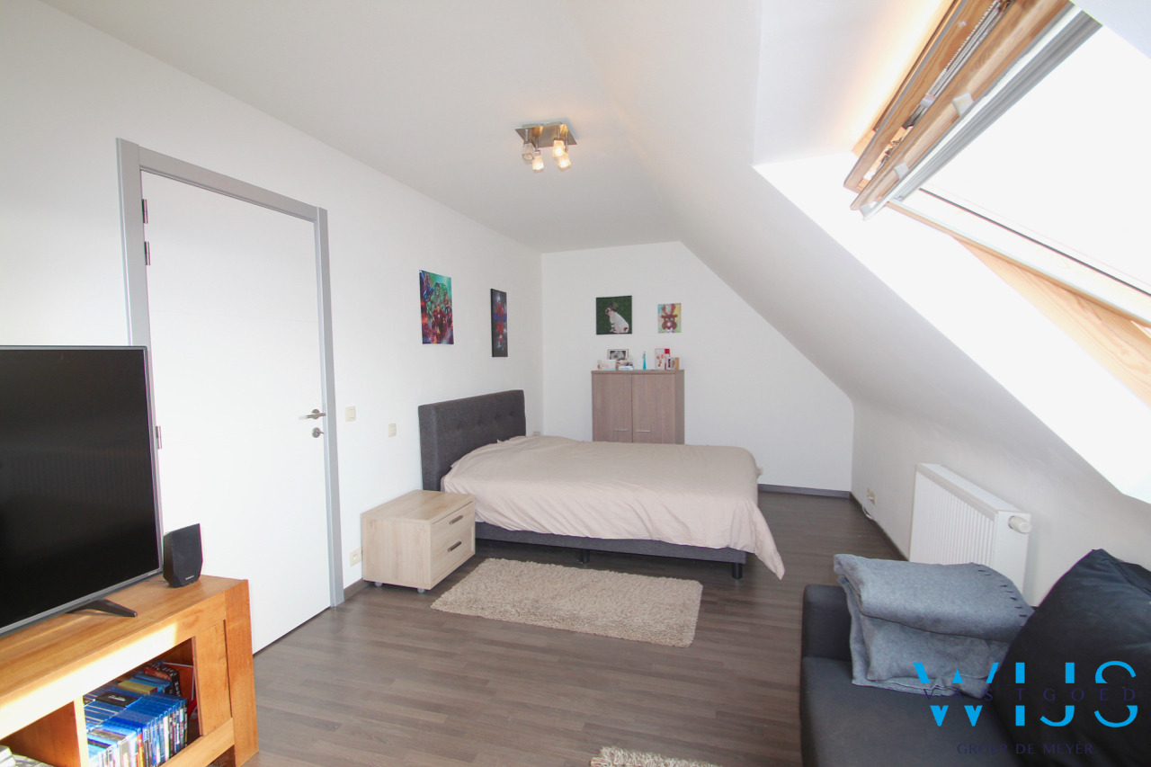 Zeer ruim &amp; recent woonhuis hartje ERTVELDE ! 