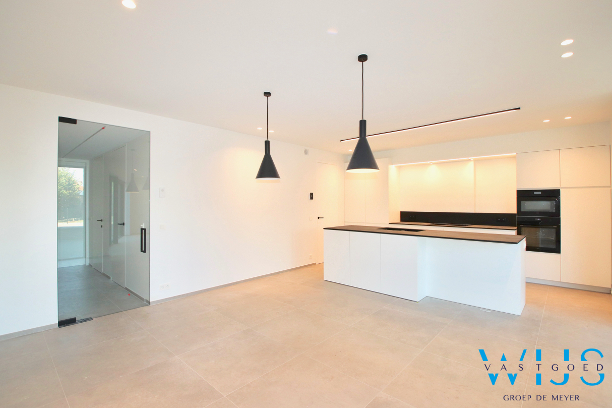 PRACHTIG gelijkvoersappartement te KLUIZEN ! 