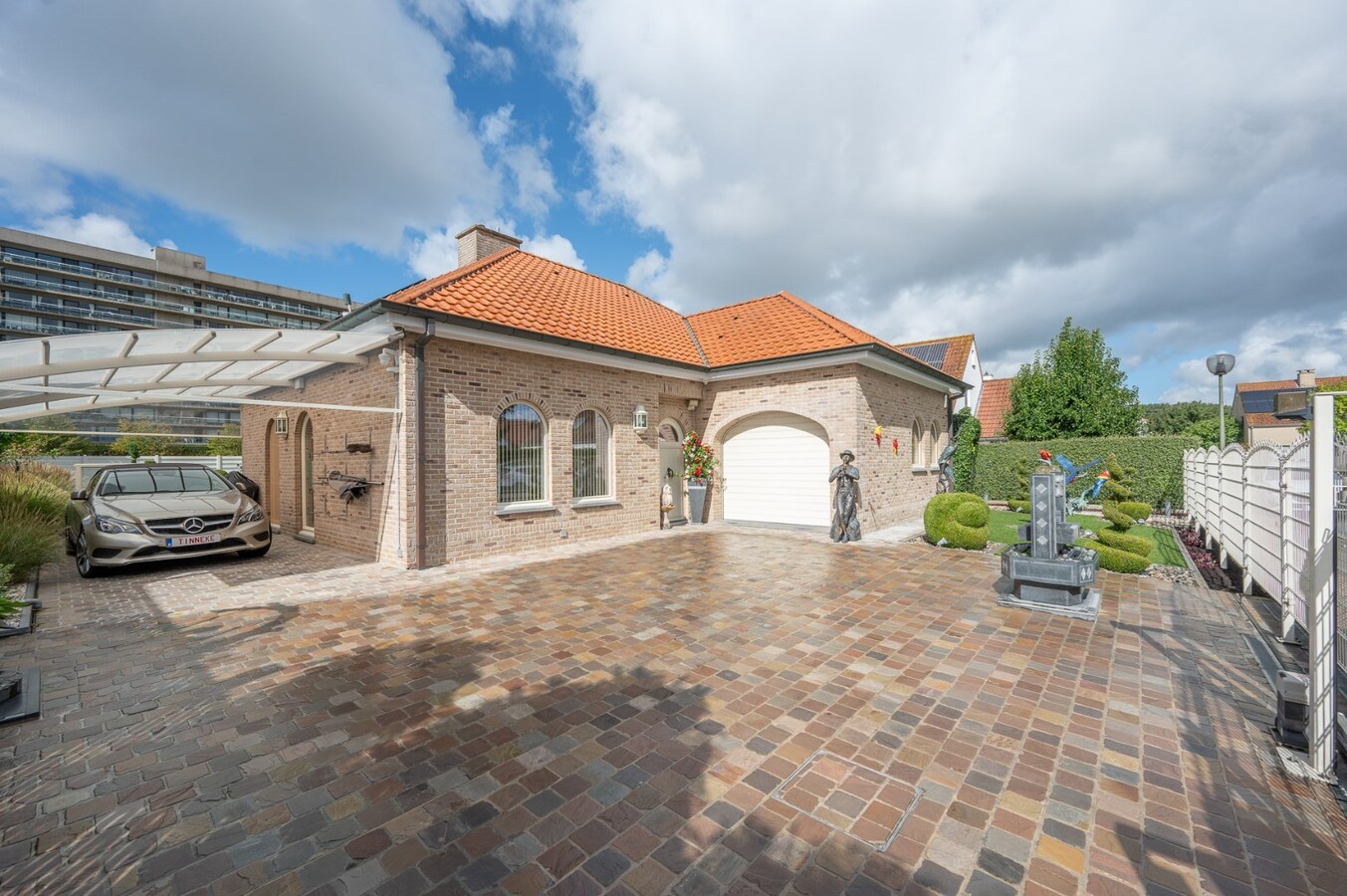 Klassevolle villa in residentiële villawijk te Knokke-Heist 