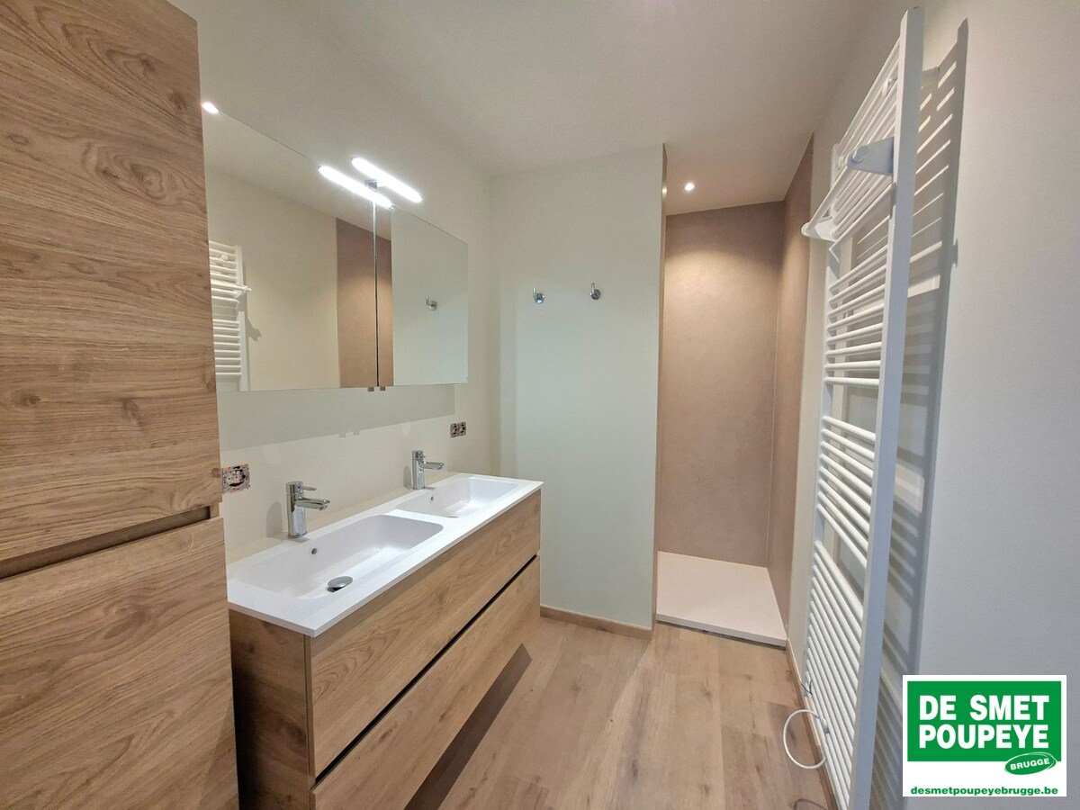 prachtig gerenoveerd duplex appartement 
