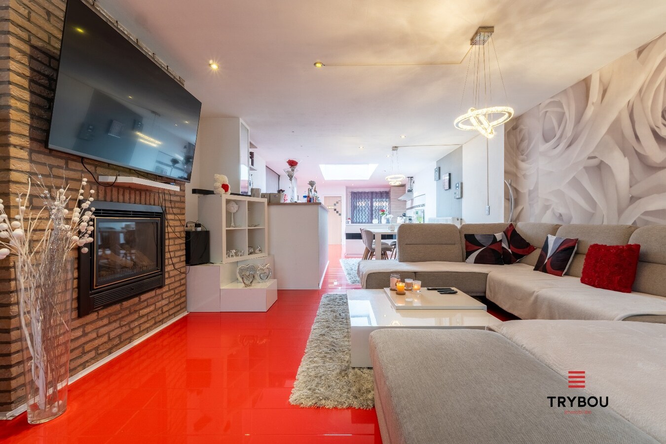 Rustig gelegen, volledig gerenoveerde woning met gezellige, onderhoudsvriendelijke tuin 