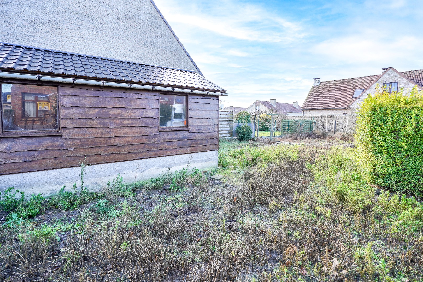 Te renoveren alleenstaande woning met 3 slaapkamers. 