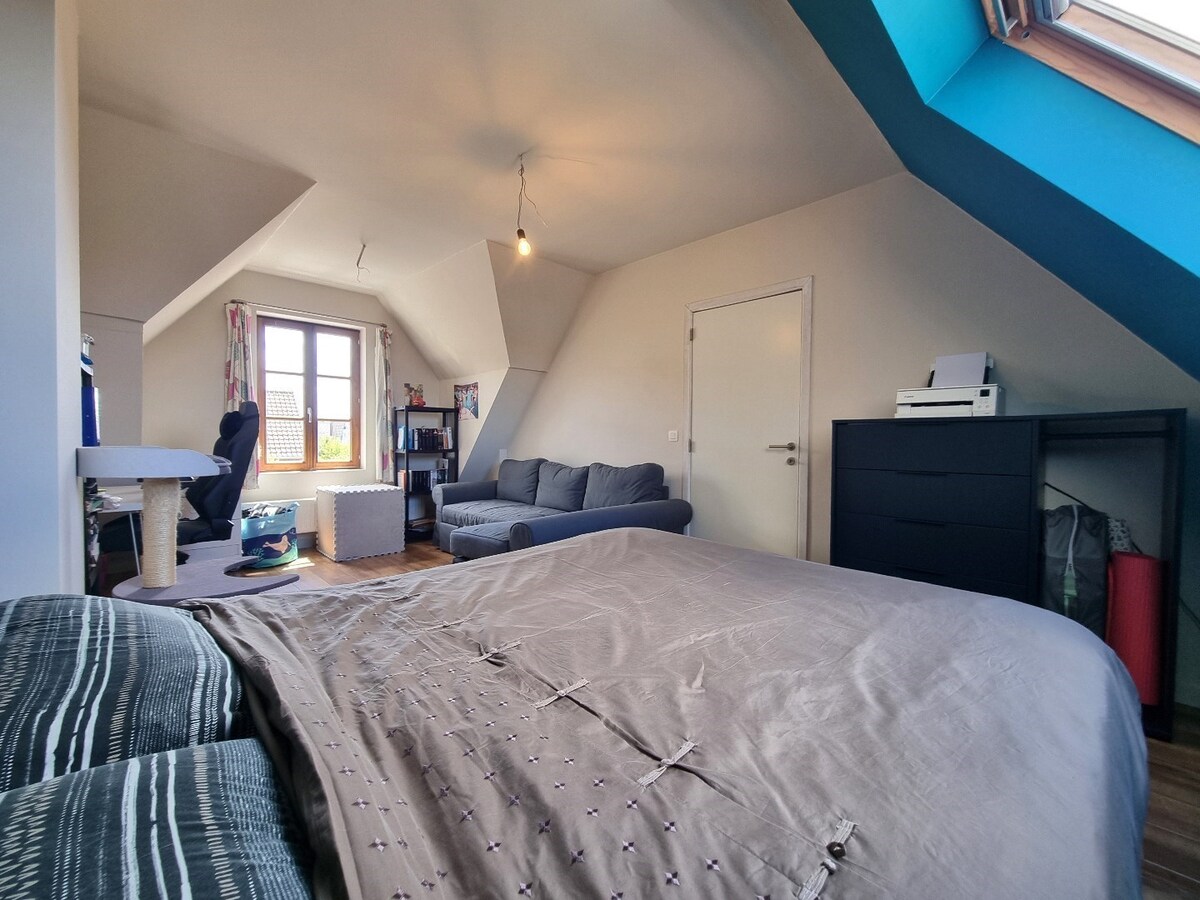Klassevolle, statige hoekwoning te Heulebrug 