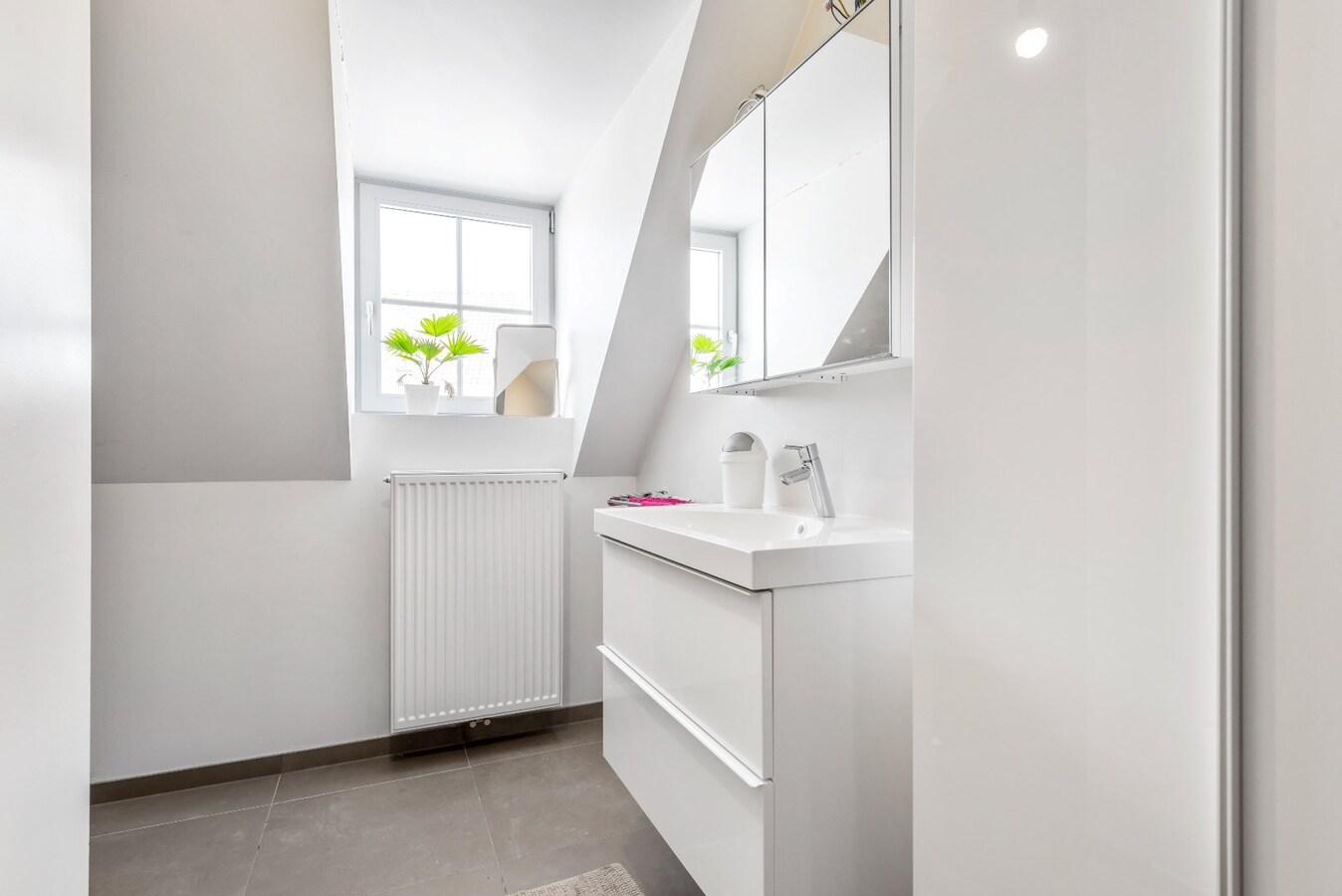 Ruime woning met 3 slaapkamers in het centrum van Keiem. 