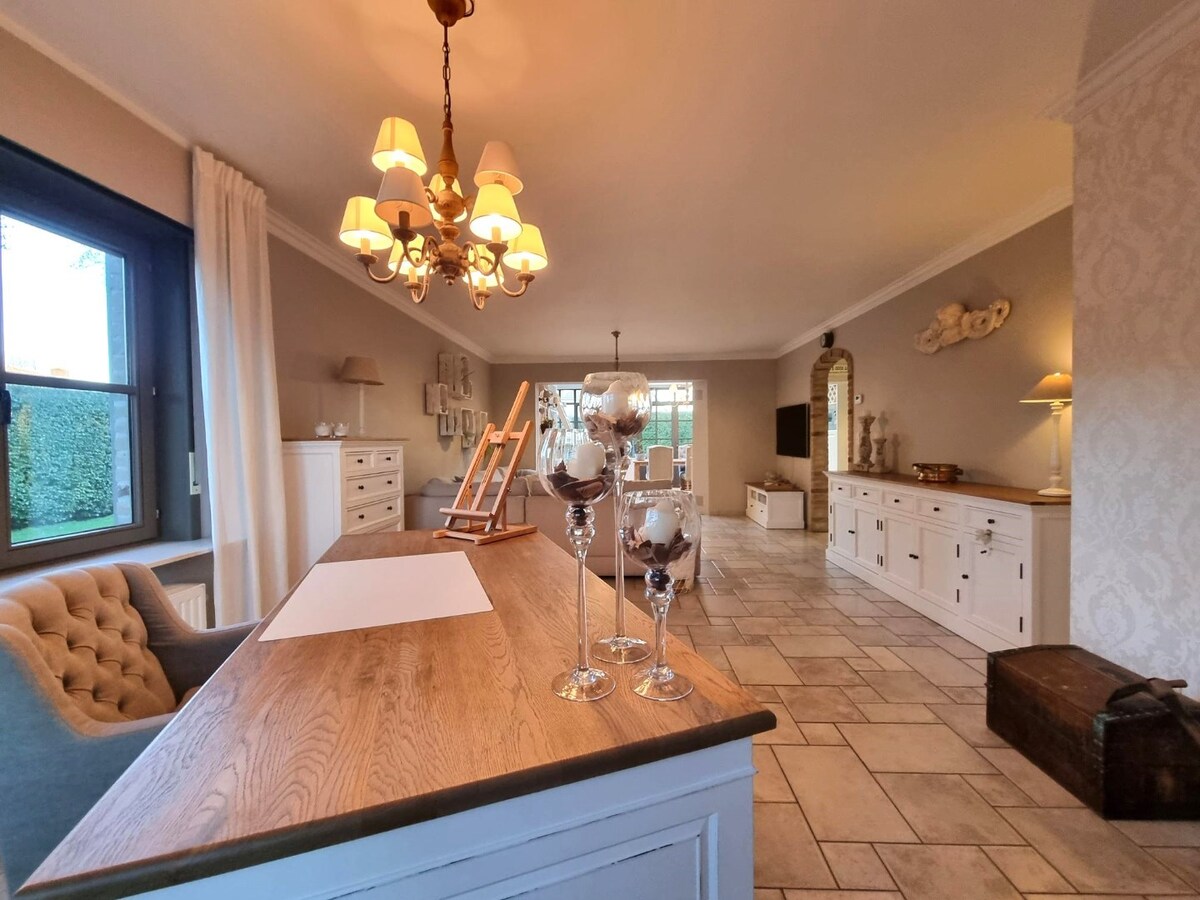 Zeer knappe, halfopen gezinswoning te Lissewege 