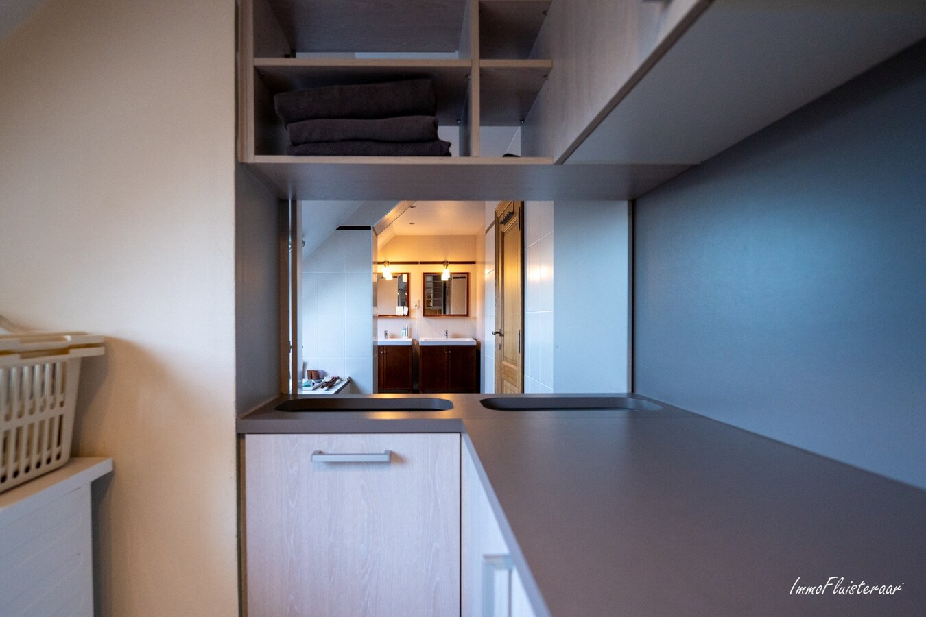 Karakteristieke villa met paardenaccommodatie op ca. 9.680 m2 te Tisselt (Willebroek) 