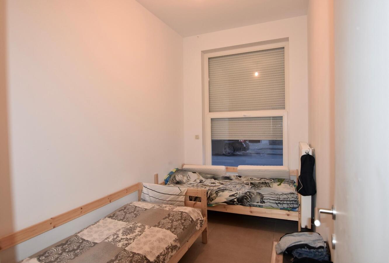 KWALITEITSVOL GERENOVEERD GELIJKVLOERS APPARTEMENT 