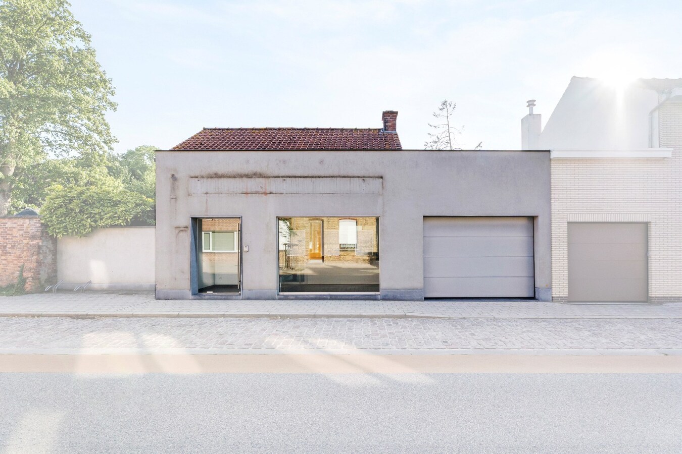 Centraal gelegen handels(woning) met garage op 369m² in Merkem! 